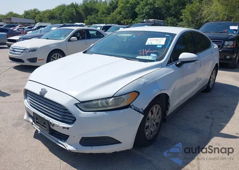 2014 Ford Fusion S из США, поврежденный, VIN 1FA6P0G74E5366844